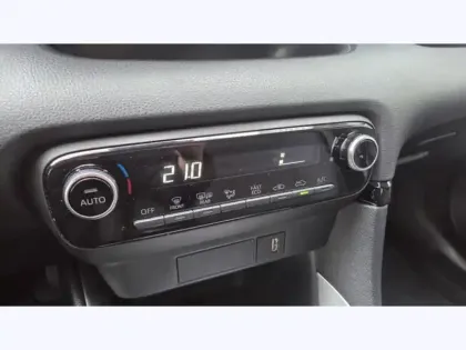 Photo 18 Toyota Yaris Hybride 116h Design