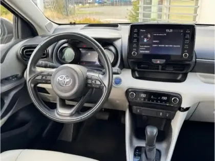 Photo 6 Toyota Yaris Hybride 116h Iconic