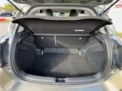 Photo 10 Toyota Yaris Hybride 116h Iconic