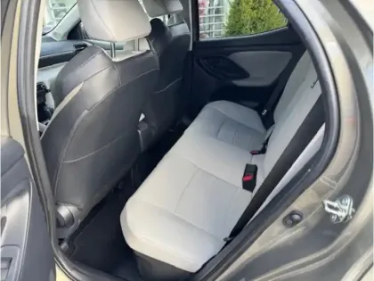 Photo 11 Toyota Yaris Hybride 116h Iconic