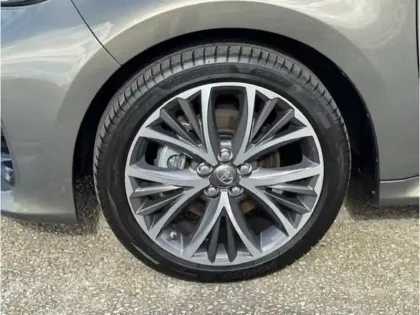 Photo 26 Toyota Yaris Hybride 116h Iconic