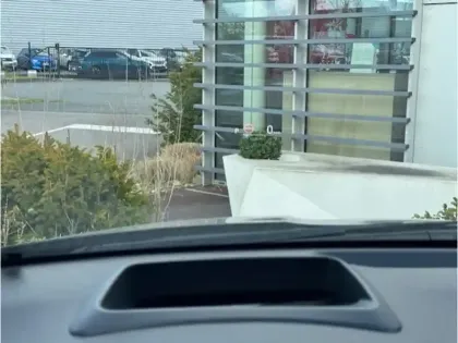 Photo 16 Toyota Yaris Hybride 116h Iconic