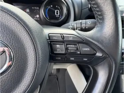 Photo 14 Toyota Yaris Hybride 116h Iconic