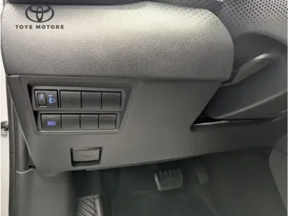 Photo 12 Toyota Yaris Hybride 1.5 HYBRID 116H DESIGN PACK CARGO