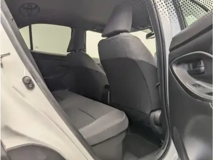 Photo 7 Toyota Yaris Hybride 1.5 HYBRID 116H DESIGN PACK CARGO