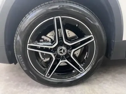 Photo 8 Mercedes GLB 200 d AMG Line