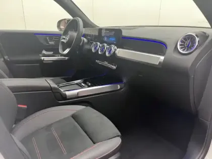 Photo 16 Mercedes GLB 200 d AMG Line