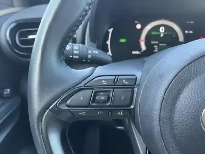 Photo 17 Toyota Yaris Hybride 1.5 HYBRID 116H DESIGN