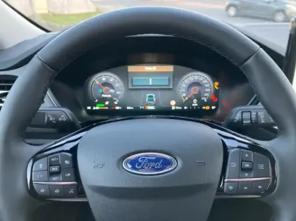 Photo 15 Ford Kuga 2.5 Duratec 180ch Hybrid FlexiFuel Titanium Business Powershift