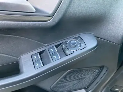 Photo 14 Ford Kuga 2.5 Duratec 180ch Hybrid FlexiFuel Titanium Business Powershift