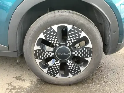 Photo 8 Fiat 600 Nouvelle 1.2 Hybrid 100ch DCT6 La Prima - 5P