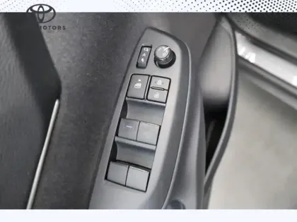 Photo 11 Toyota Yaris Hybride 1.5 HYBRID 116H DYNAMIC