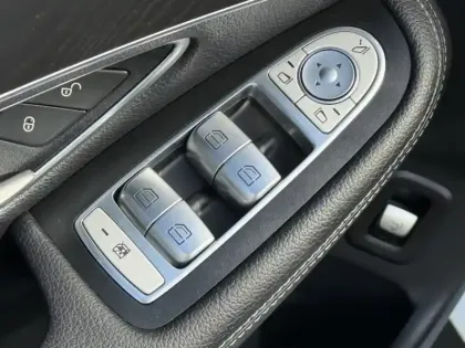 Photo 24 Mercedes Classe GLC 220 d 4MATIC Sportline