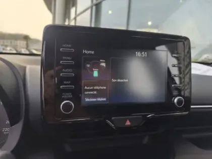 Photo 10 Toyota Yaris Hybride 116h Dynamic