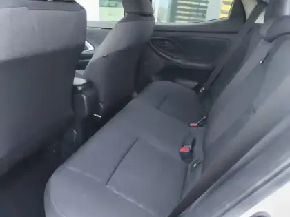 Photo 8 Toyota Yaris Hybride 116h Dynamic