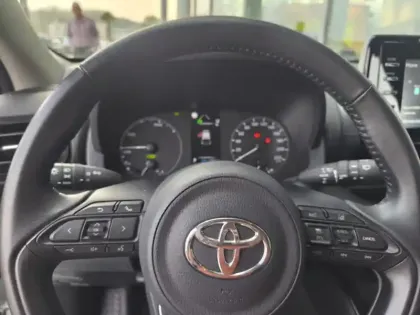 Photo 12 Toyota Yaris Hybride 116h Dynamic