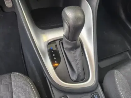 Photo 20 Toyota Yaris Hybride 116h Dynamic