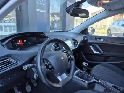 Photo 20 Peugeot 308 II PureTech 110 S&S STYLE