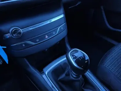Photo 31 Peugeot 308 II PureTech 110 S&S STYLE