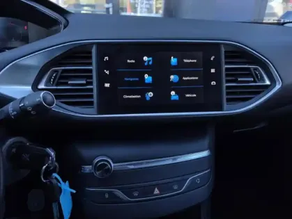 Photo 24 Peugeot 308 II PureTech 110 S&S STYLE