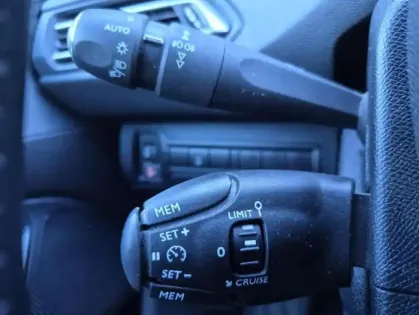 Photo 10 Peugeot 308 II PureTech 110 S&S STYLE