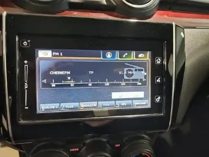 Photo 10 Suzuki Swift Gén. IV Ph2 Sport 5