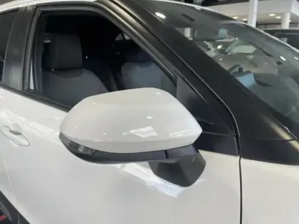 Photo 11 Toyota Yaris Gén. I Ph1 Design 5