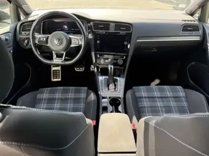 Photo 5 Volkswagen Golf Gén. VIII Ph1 GTE 5