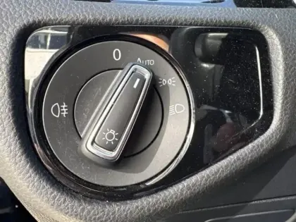 Photo 7 Volkswagen Golf Gén. VIII Ph1 GTE 5