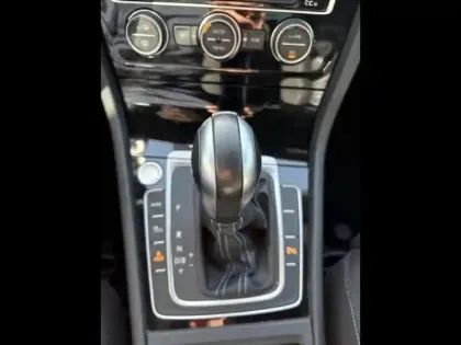 Photo 10 Volkswagen Golf Gén. VIII Ph1 GTE 5