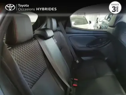 Photo 8 Toyota Yaris  116h Première 5p