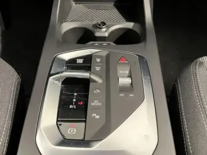 Photo 12 BMW Serie 1 Série 1 116A 122ch M Sport Design DKG7