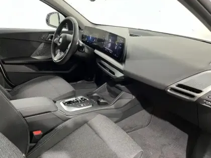 Photo 9 BMW Serie 1 Série 1 116A 122ch M Sport Design DKG7