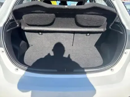 Photo 5 Toyota Yaris  100h Dynamic 5p