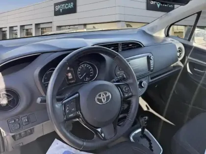Photo 7 Toyota Yaris  100h Dynamic 5p