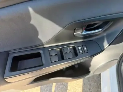 Photo 11 Toyota Yaris  100h Dynamic 5p