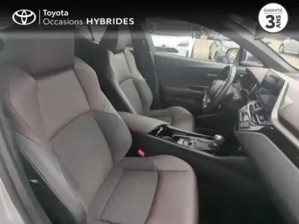 Photo 5 Toyota C-HR  122h Distinctive 2WD E-CVT RC18