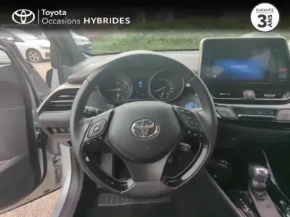 Photo 8 Toyota C-HR  122h Distinctive 2WD E-CVT RC18