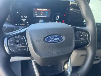 Photo 14 Ford Custom Gén. II Ph1 Limited 1