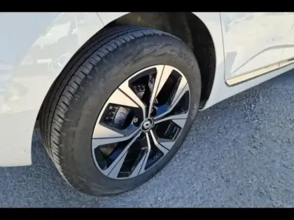 Photo 12 Renault Clio Gén. V (BJA) Ph1 NG Evolution 5