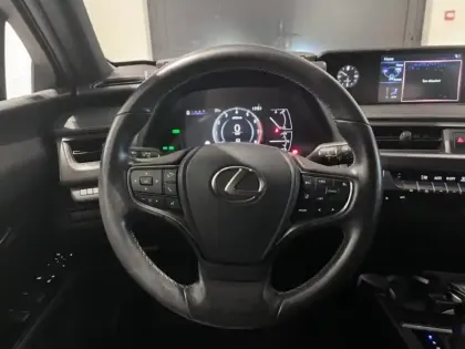 Photo 10 Lexus UX Gén. I Ph1 Executive 5