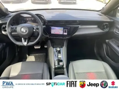 Photo 7 Alfa Romeo Junior  1.2 Ibrida 145ch Premium e-DCT6 Q4