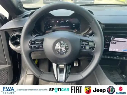 Photo 14 Alfa Romeo Junior  1.2 Ibrida 145ch Premium e-DCT6 Q4