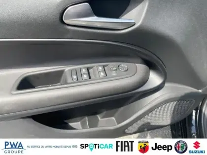 Photo 12 Alfa Romeo Junior  1.2 Ibrida 145ch Premium e-DCT6 Q4