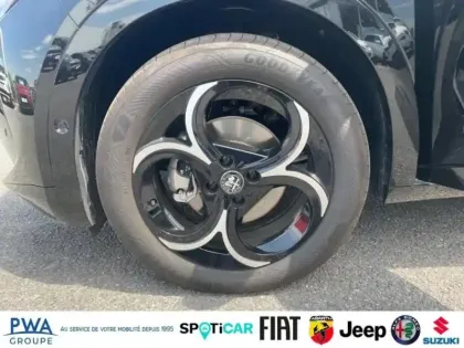 Photo 10 Alfa Romeo Junior  1.2 Ibrida 145ch Premium e-DCT6 Q4