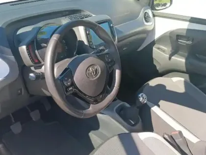 Photo 29 Toyota Aygo Gén. II Ph2 NG x-play 5