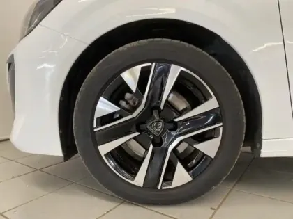 Photo 8 Peugeot 208  1.2 Hybrid 100ch Allure e-DCS6