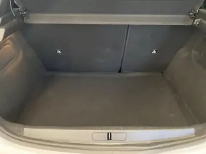 Photo 9 Peugeot 208  1.2 Hybrid 100ch Allure e-DCS6