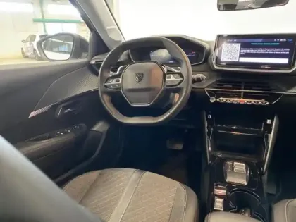 Photo 12 Peugeot 208  1.2 Hybrid 100ch Allure e-DCS6