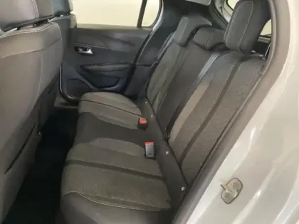 Photo 11 Peugeot 208  1.2 Hybrid 100ch Allure e-DCS6